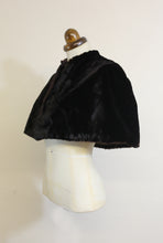 Vintage 1920s Black Thick Velvet Cropped Cape