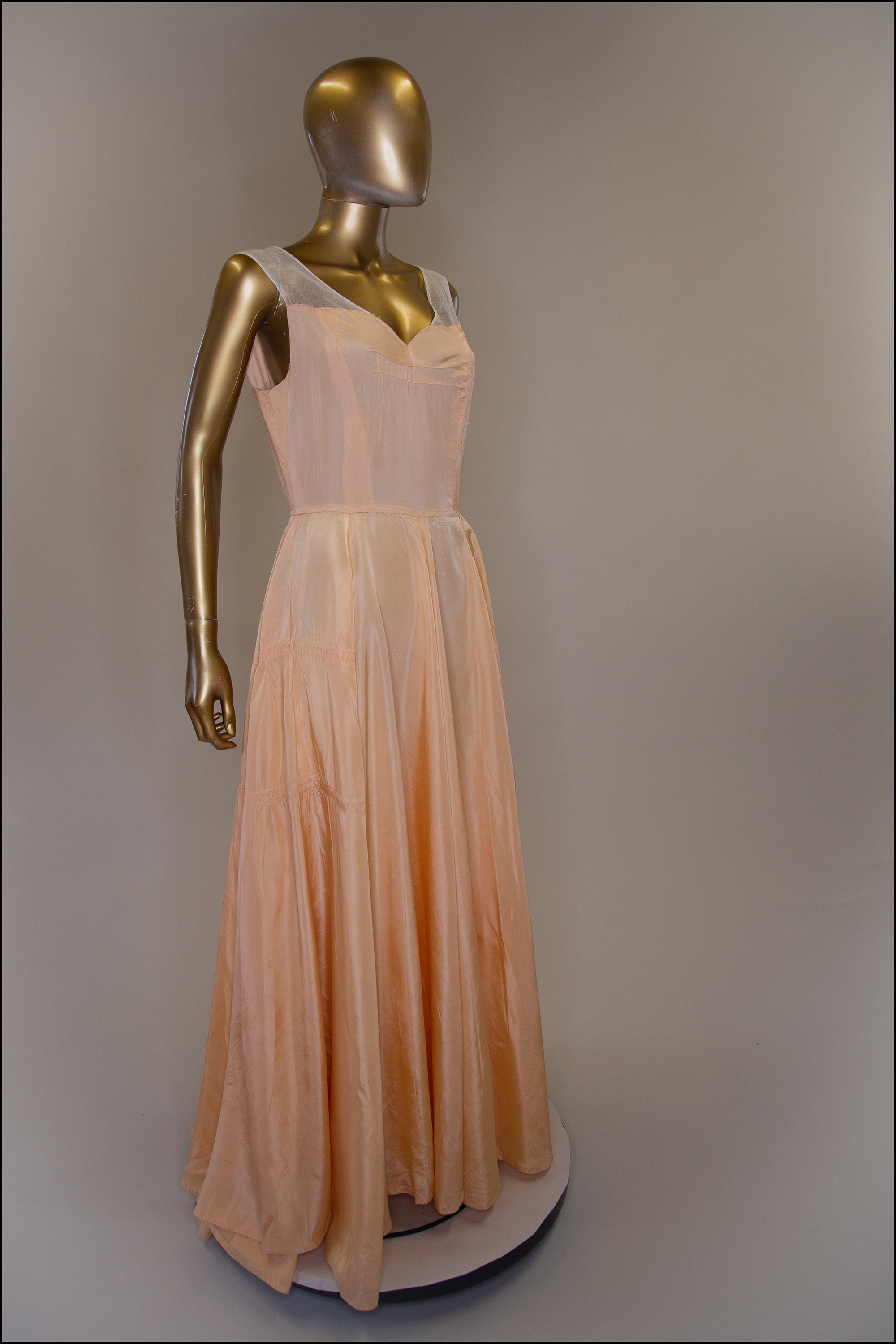 Vintage 1940s Fine Lace Wedding Dress