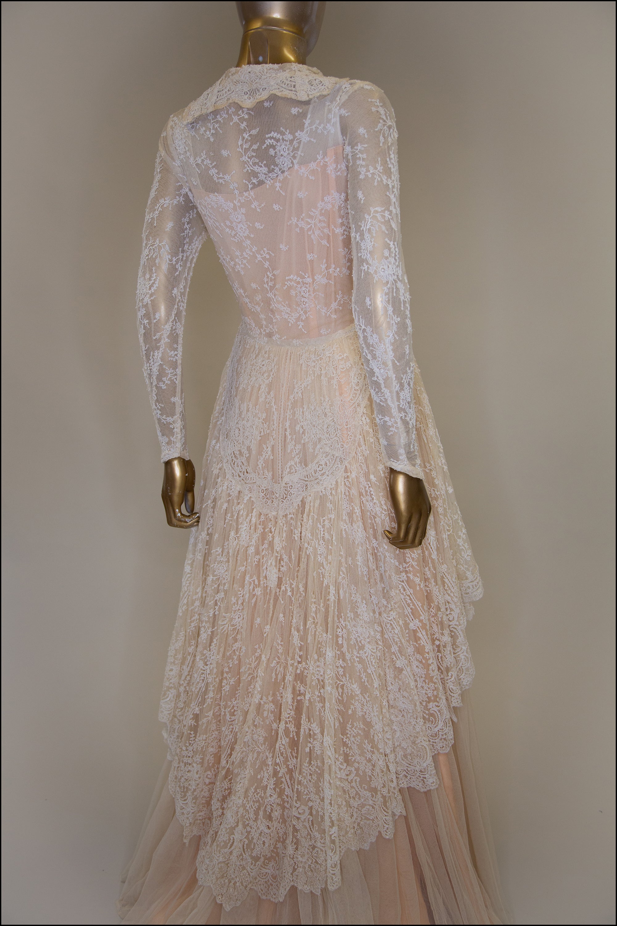 Vintage 1940s Fine Lace Wedding Dress