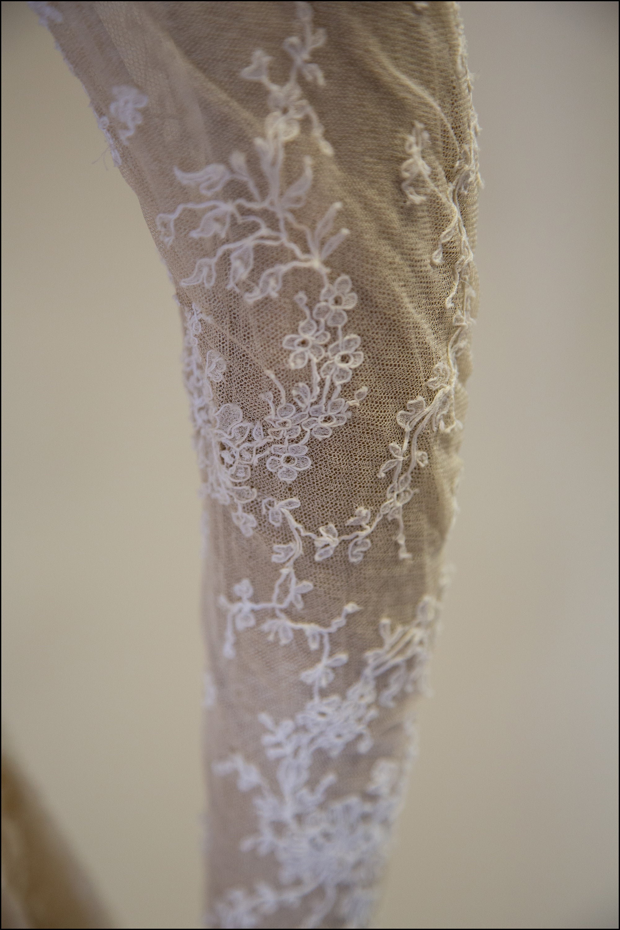Vintage 1940s Fine Lace Wedding Dress