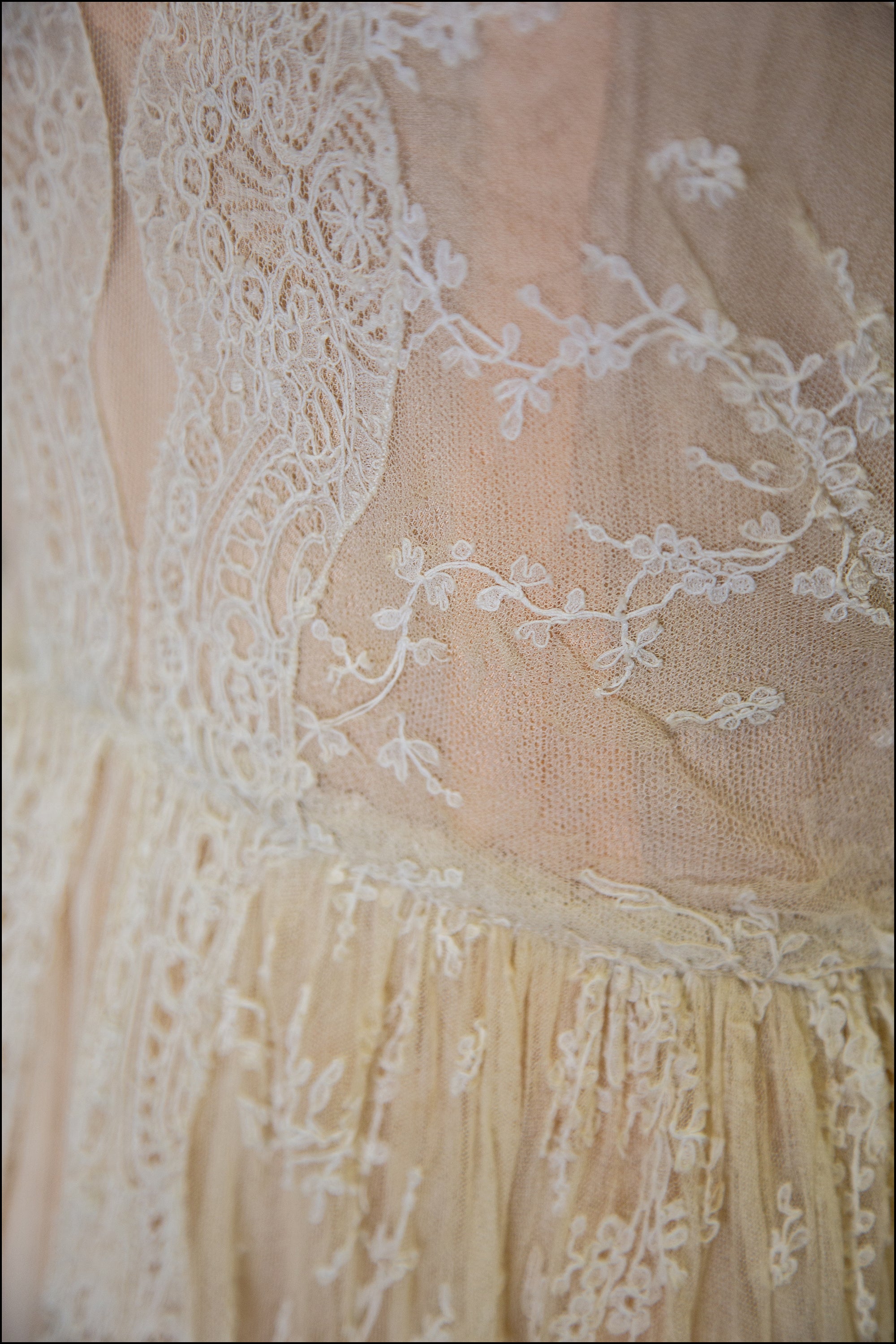 Vintage 1940s Fine Lace Wedding Dress