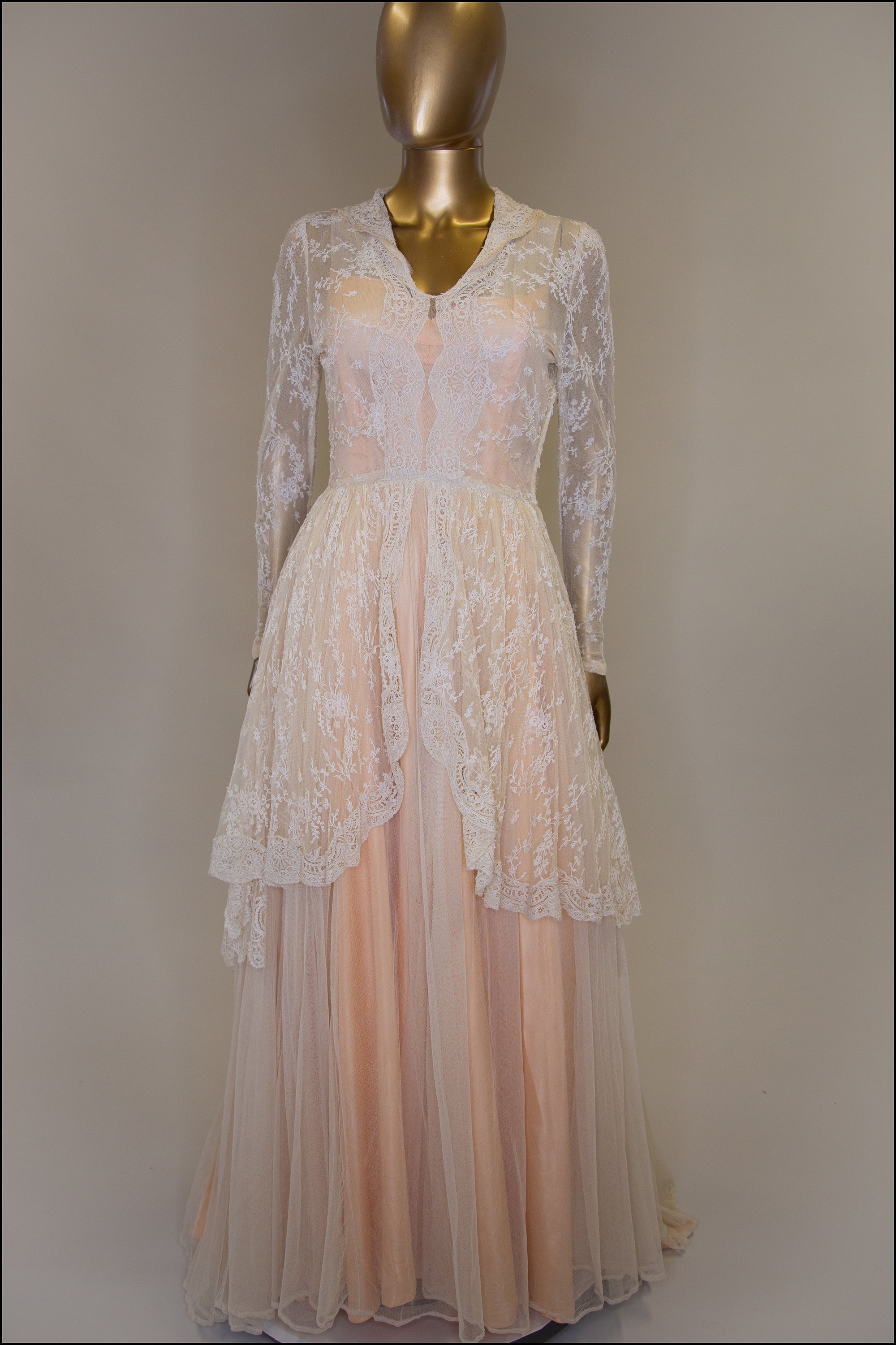 Vintage 1940s Fine Lace Wedding Dress