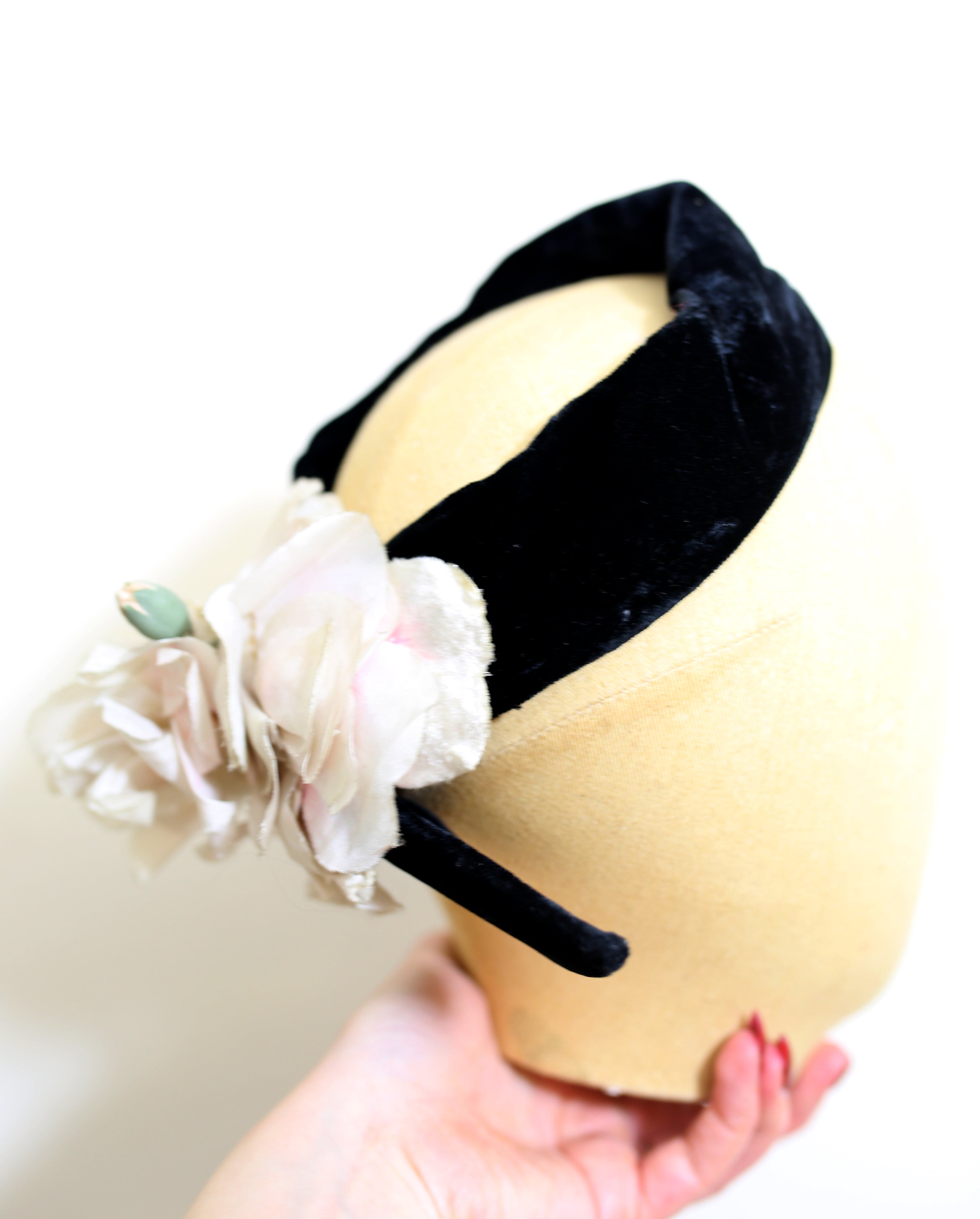 Vintage 1950s Velvet Fascinator Hat