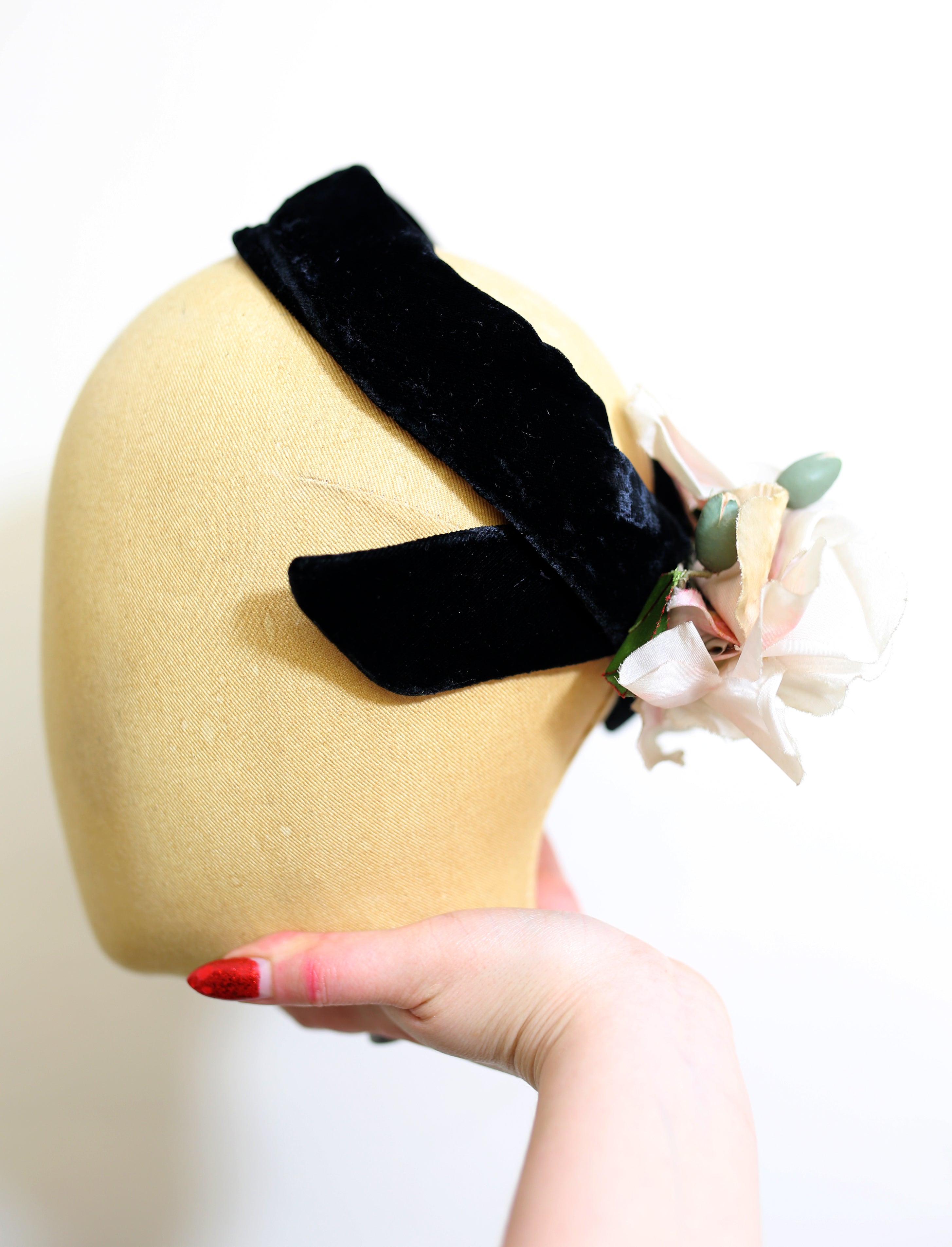 Vintage 1950s Velvet Fascinator Hat
