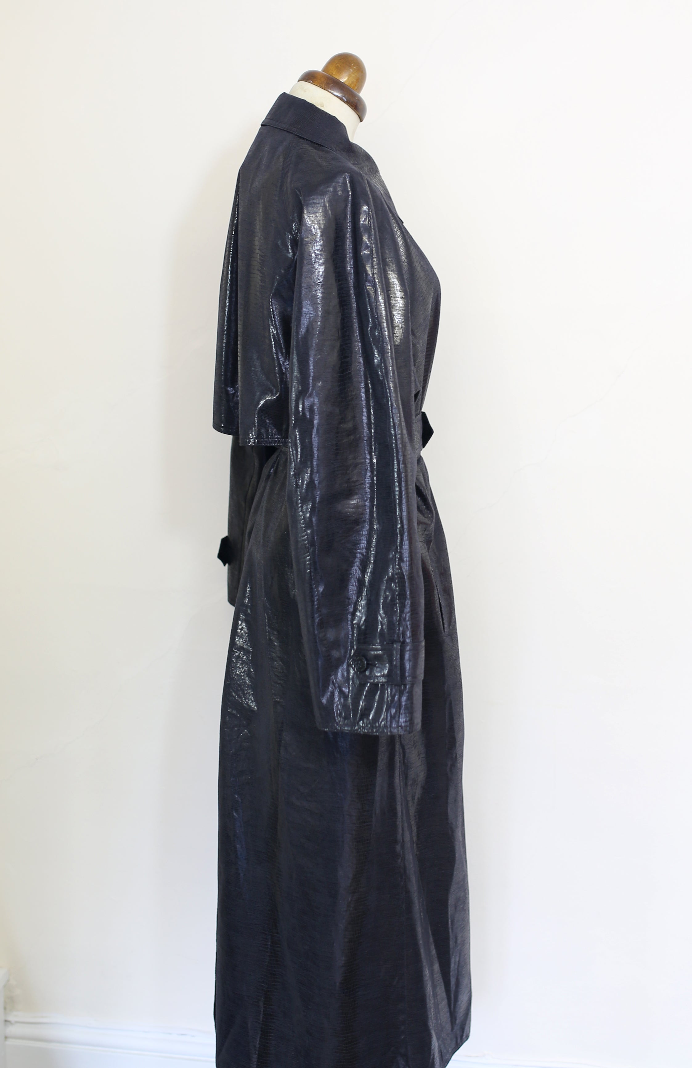 Vintage 1980s Shiny Black Snakeskin Mac