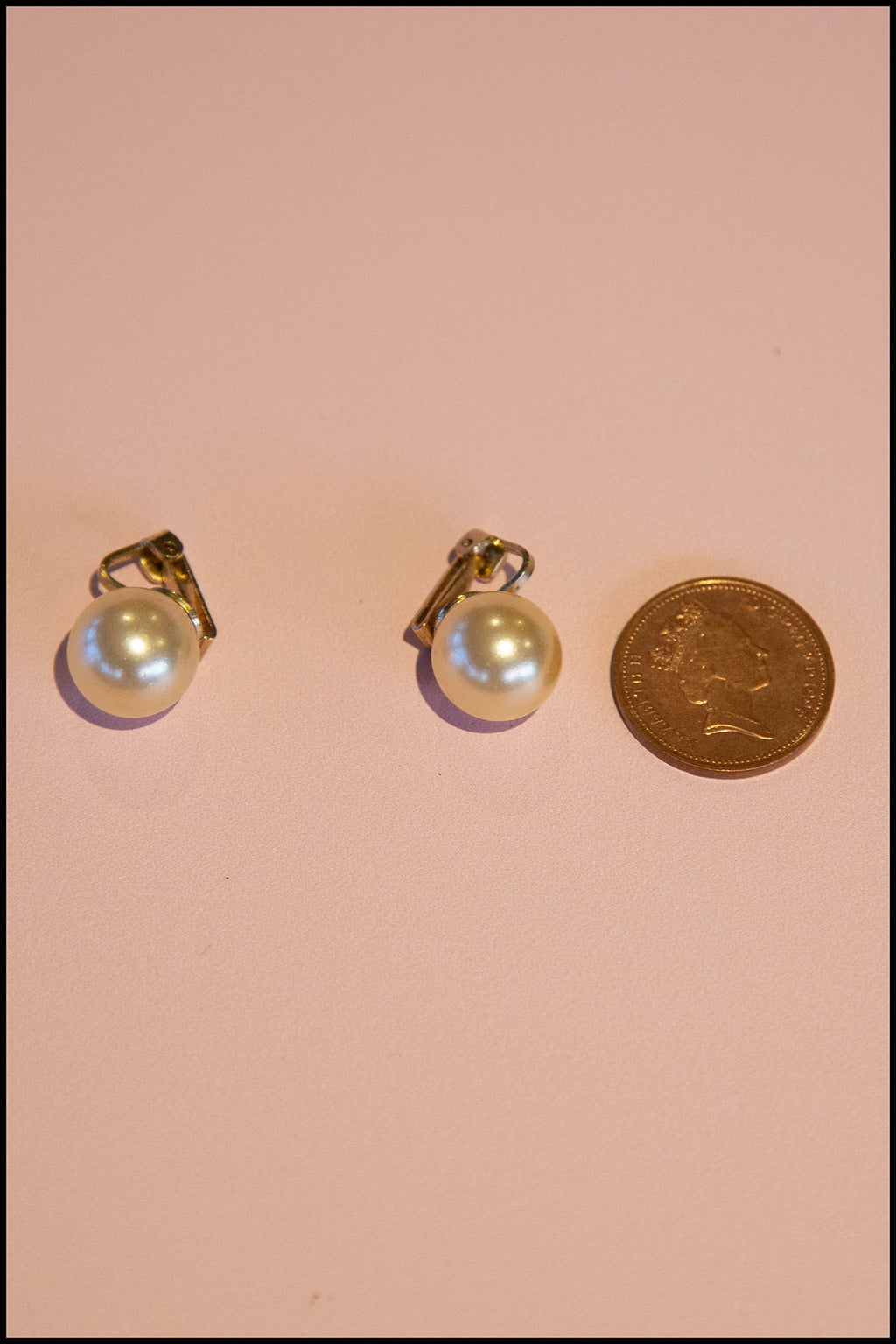 Vintage 1980s Pearl Clip On Earrings