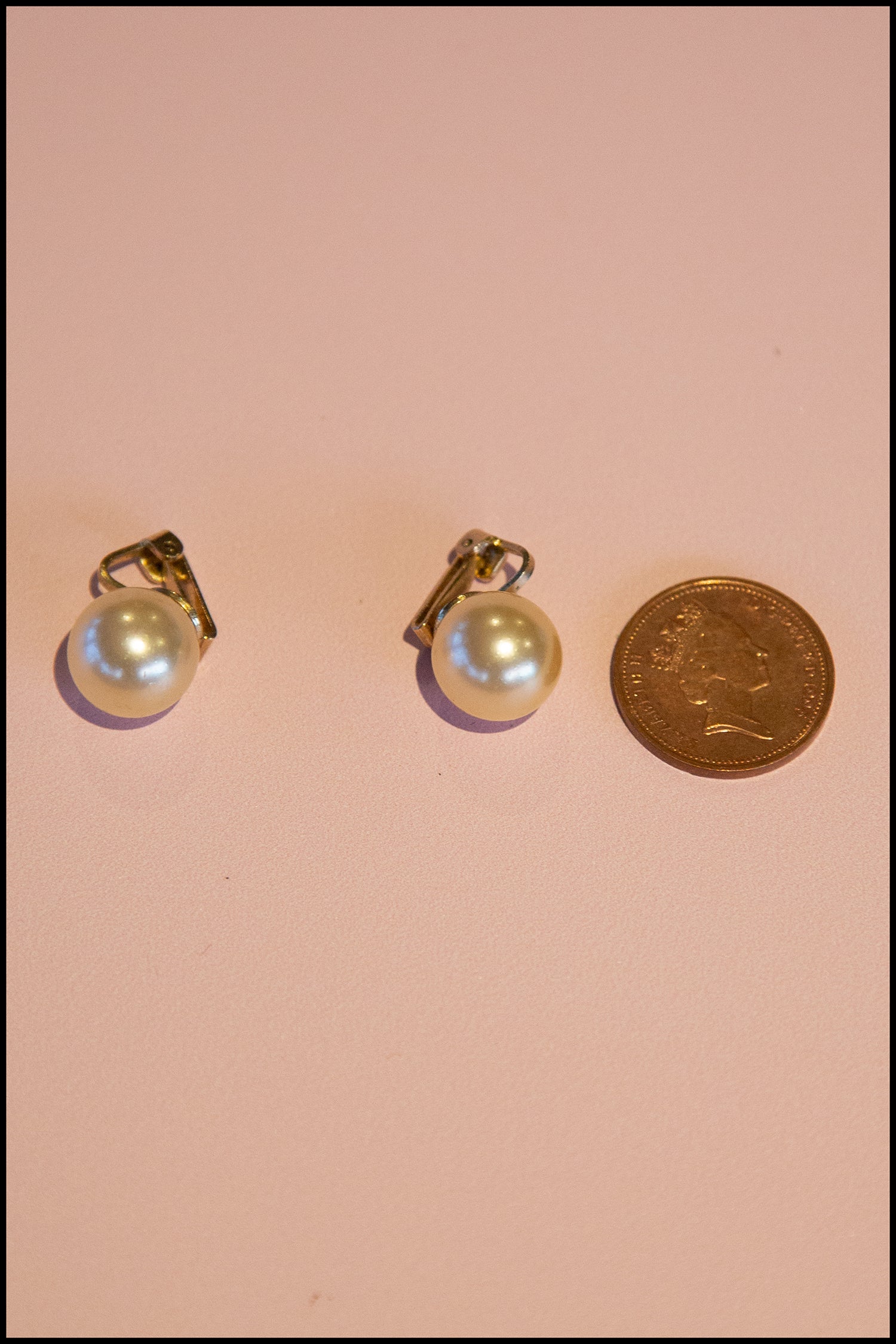 Vintage 1980s Pearl Clip On Earrings
