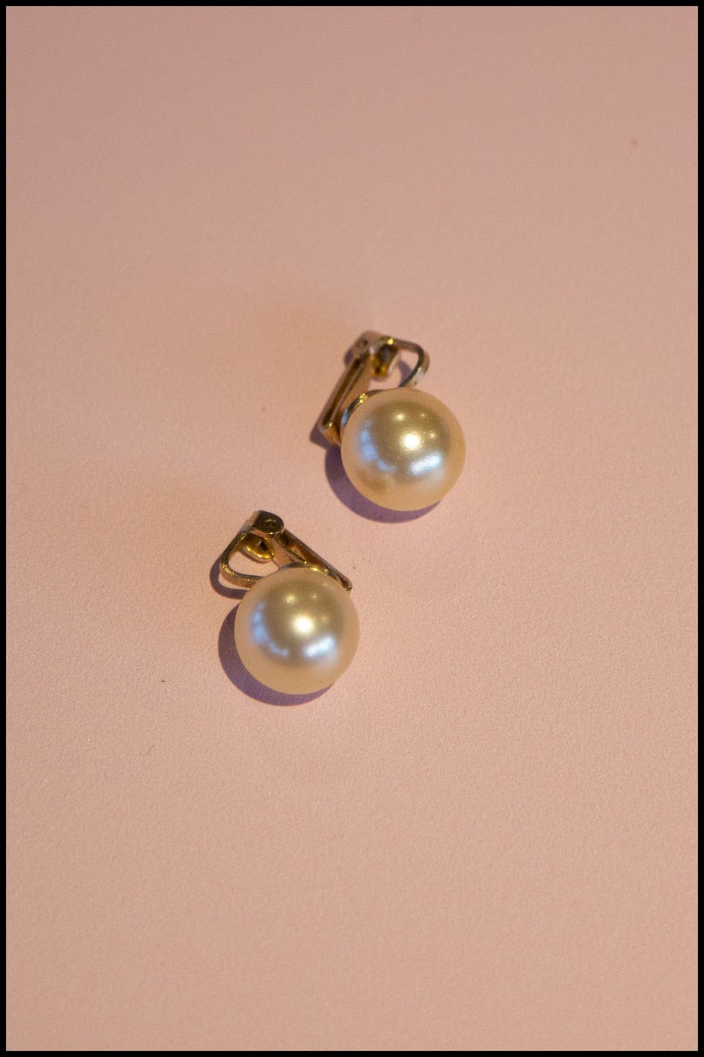 Vintage 1980s Pearl Clip On Earrings