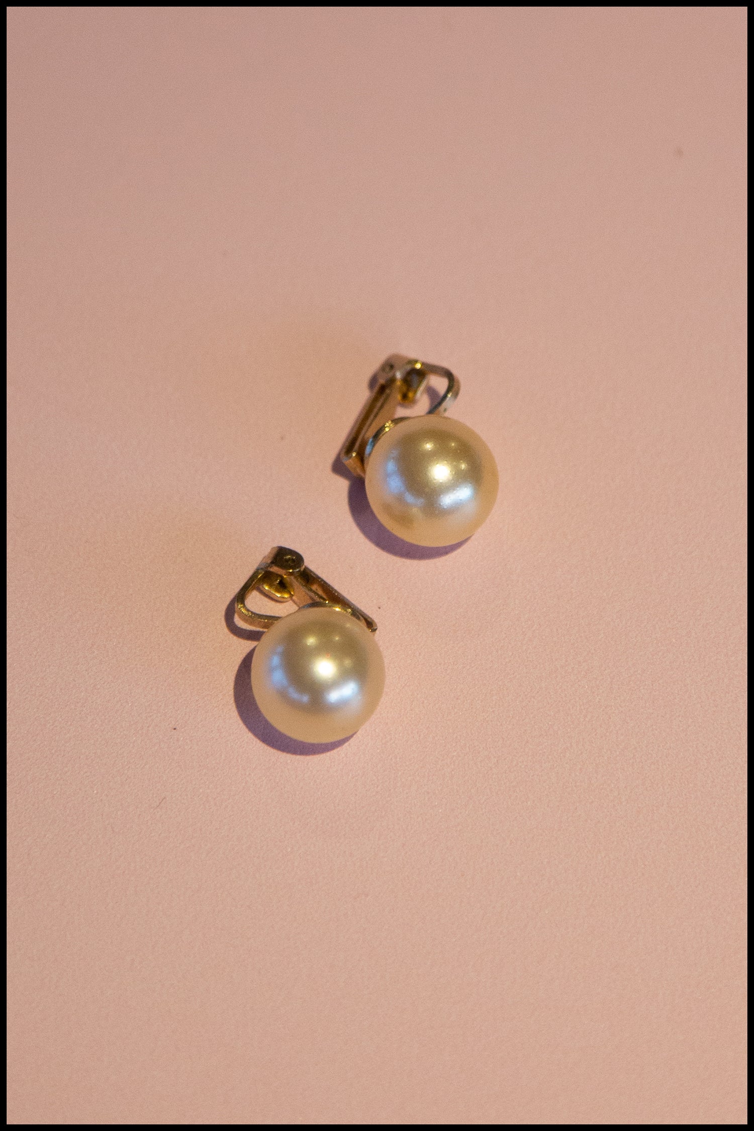 Vintage 1980s Pearl Clip On Earrings
