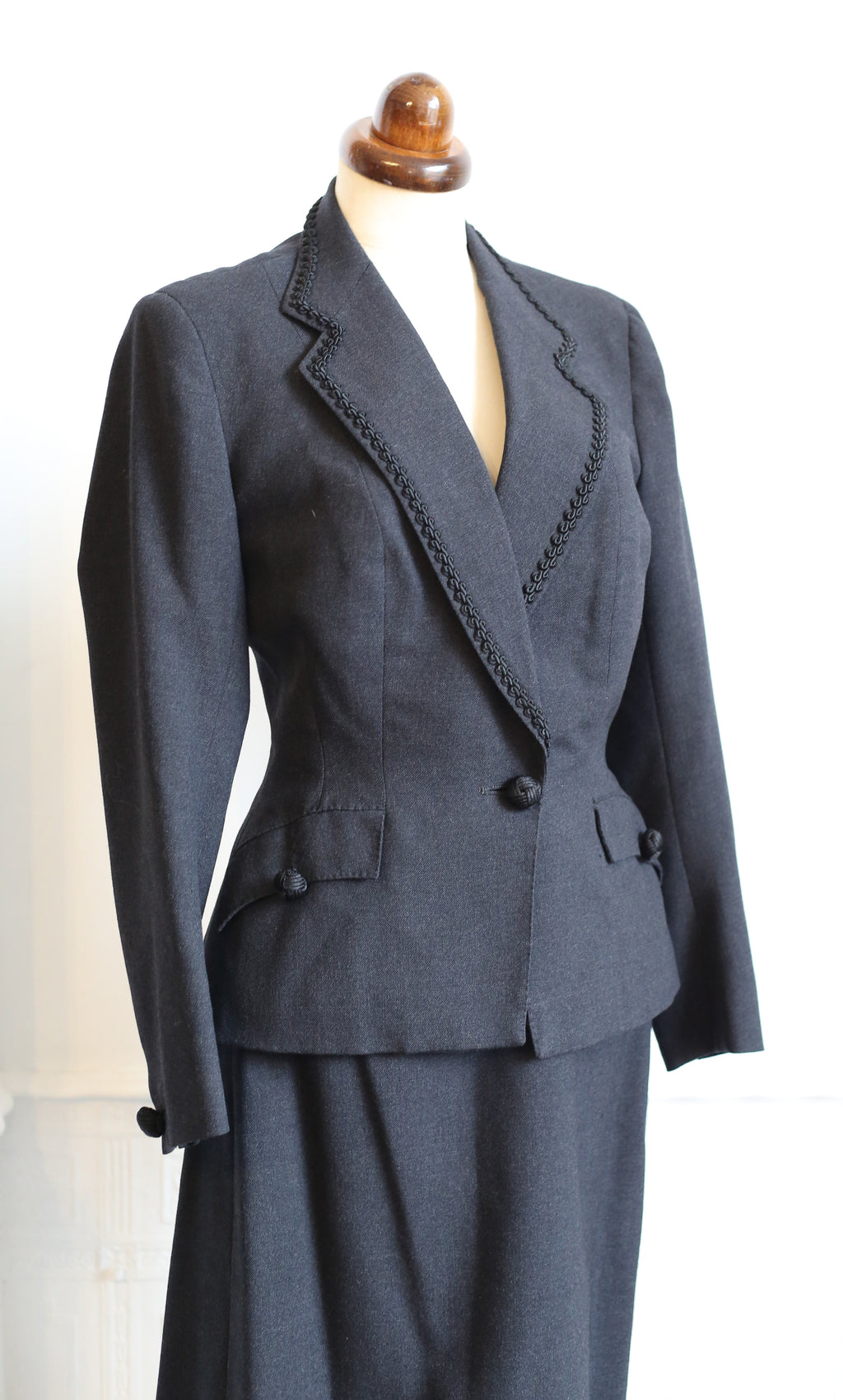 Vintage 1940s Grey Wool Skirt Suit