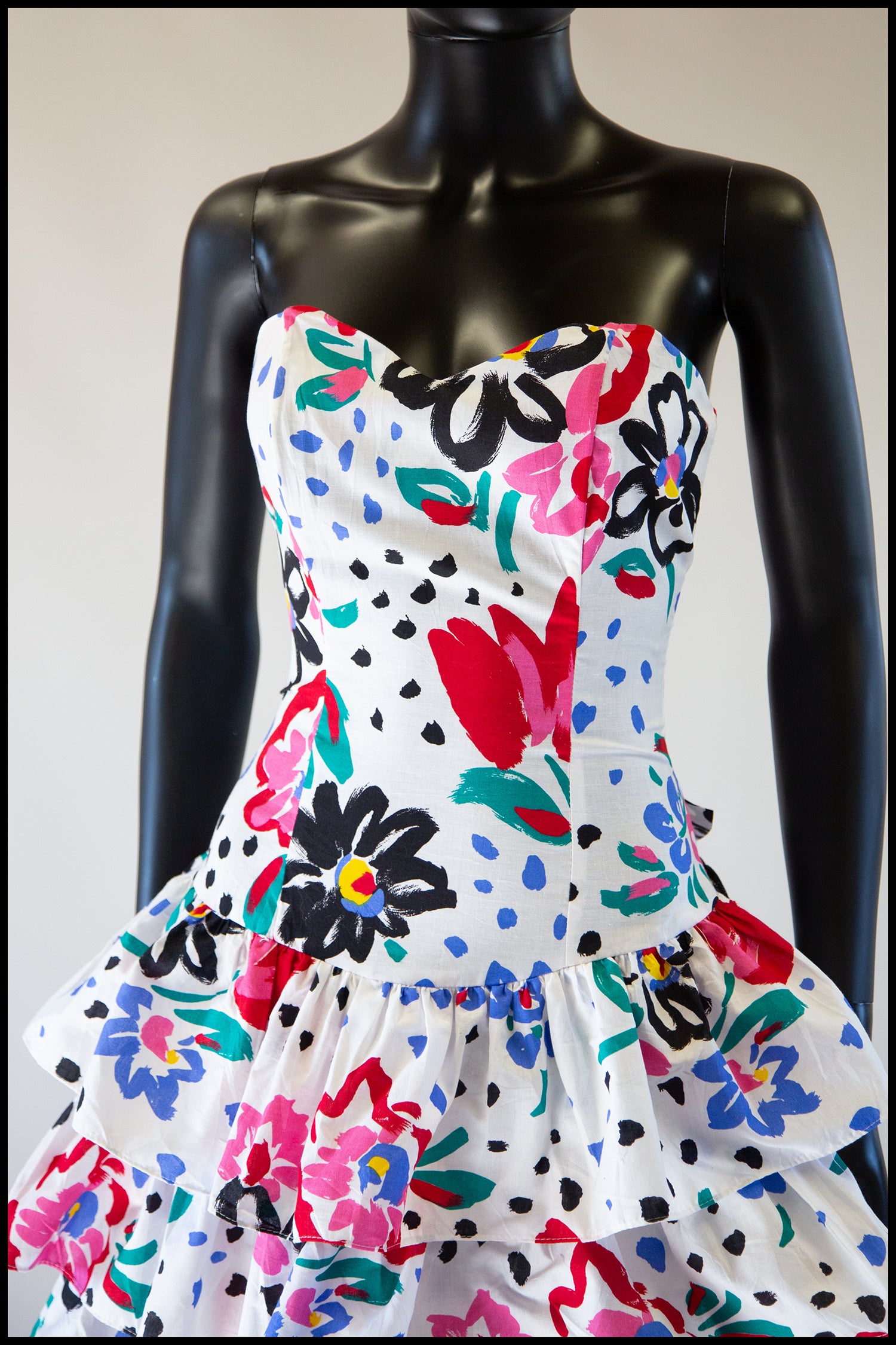 Vintage 1980s White Floral Mini Dress ALEXANDRA-KING Vintage 1980s White Floral Mini Dress ALEXANDRA-KING