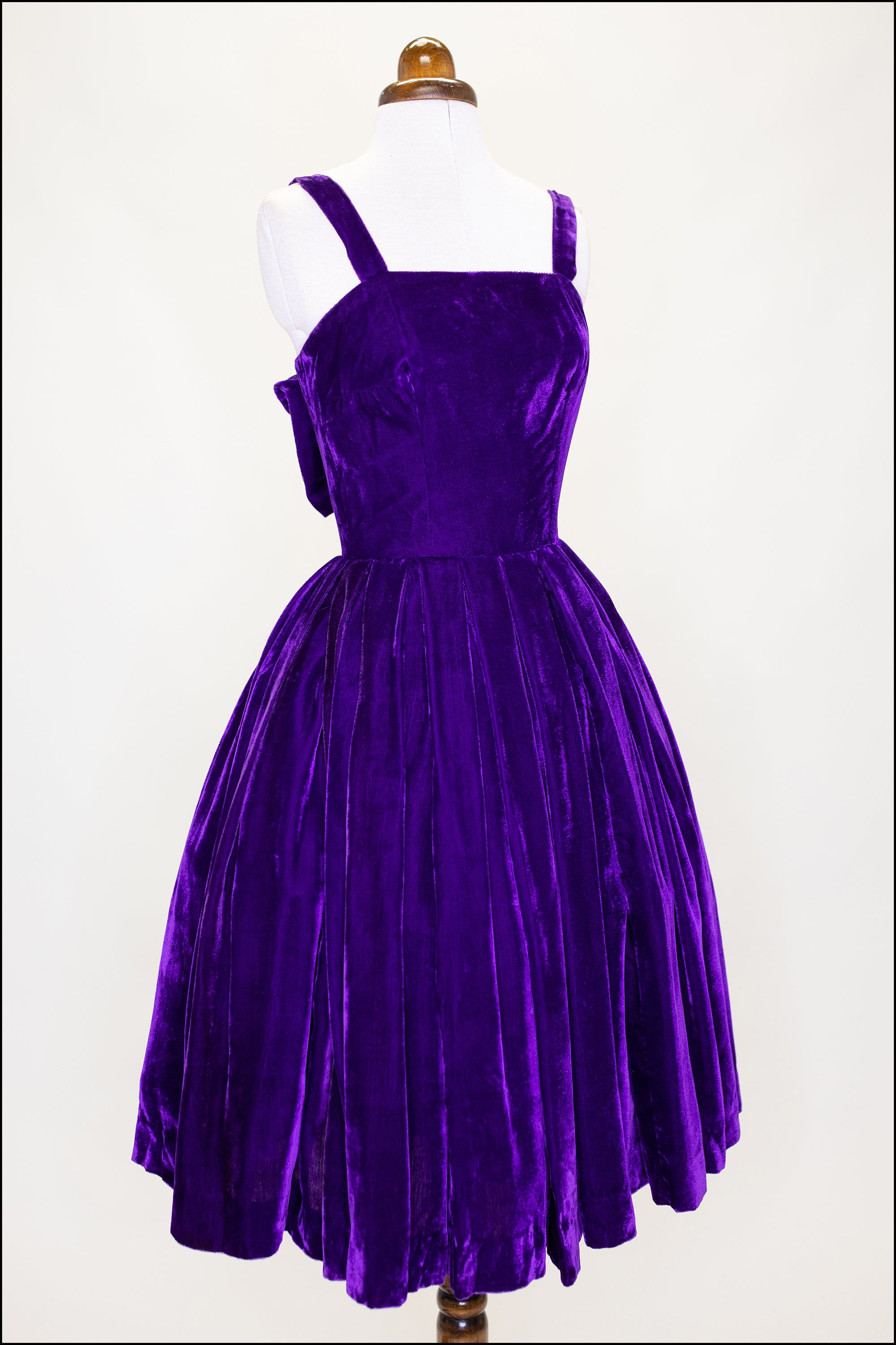 Velvet vintage dresses for sale hotsell