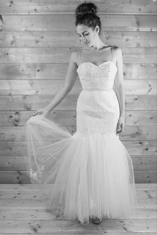 lace and tulle hourglass wedding dress by Alexandra King sample dress