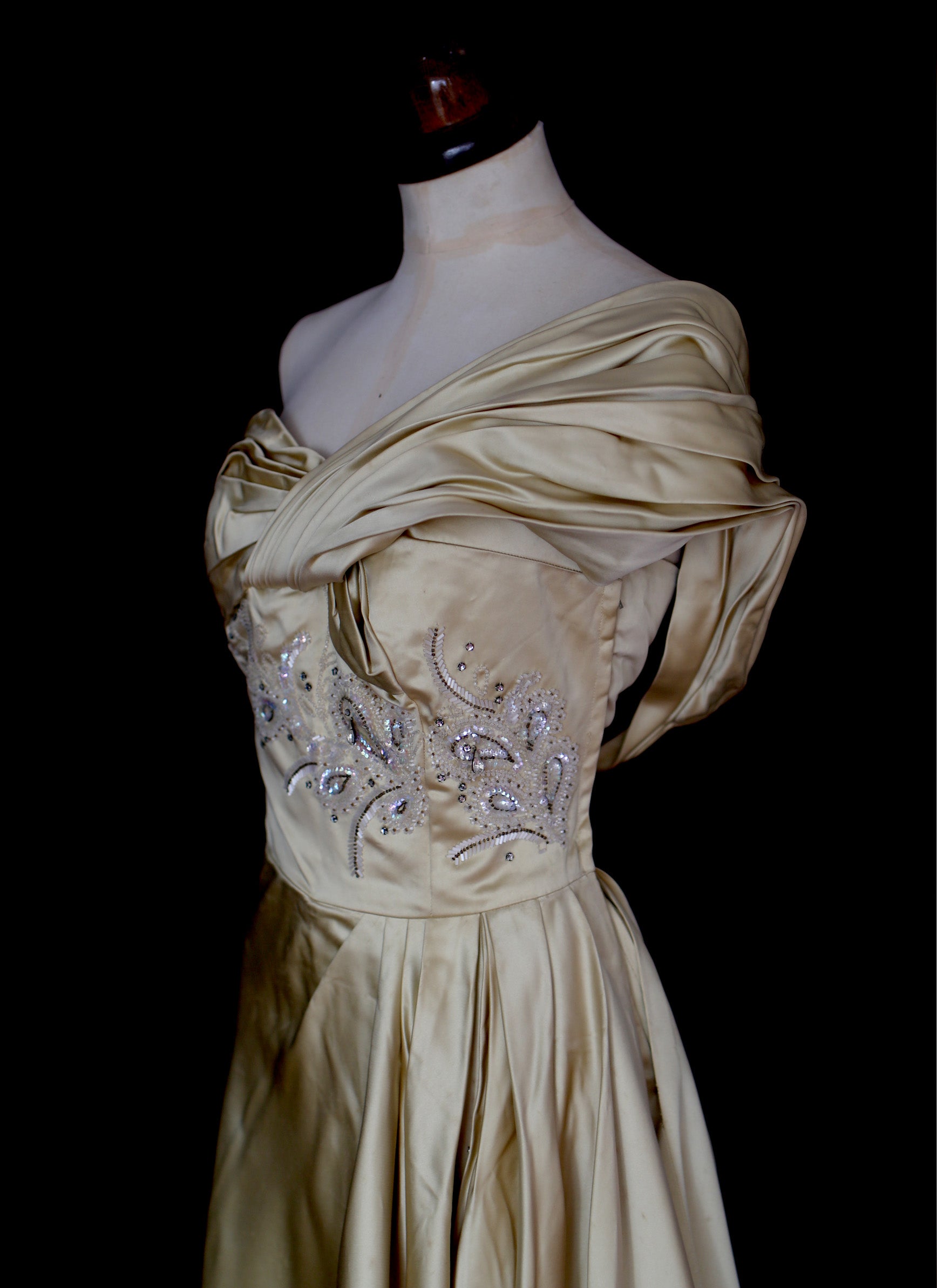 Vintage 1940s Light Gold Beaded Satin Gown – ALEXANDRAKING