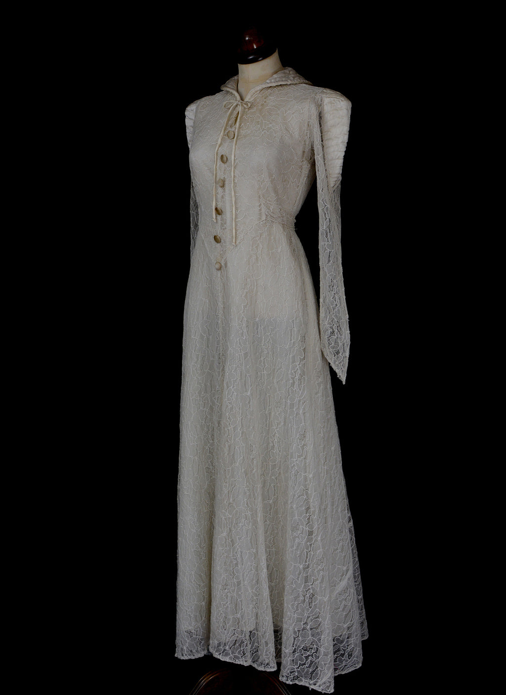 Vintage 1940s Lace Wedding Dress
