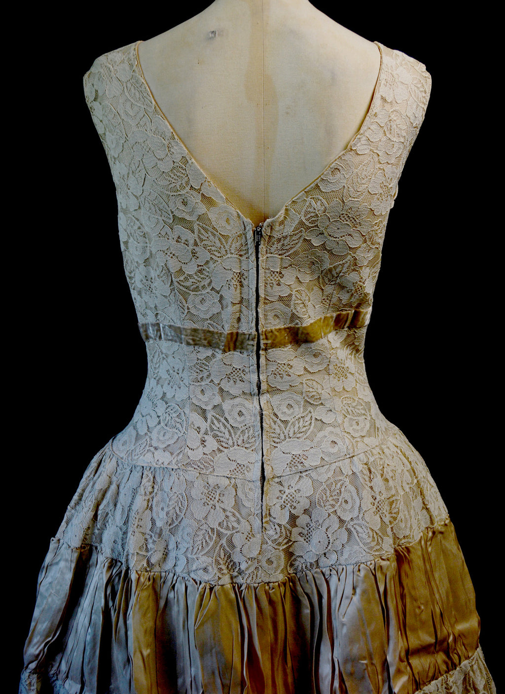 Vintage 1950s Champagne Lace Dress