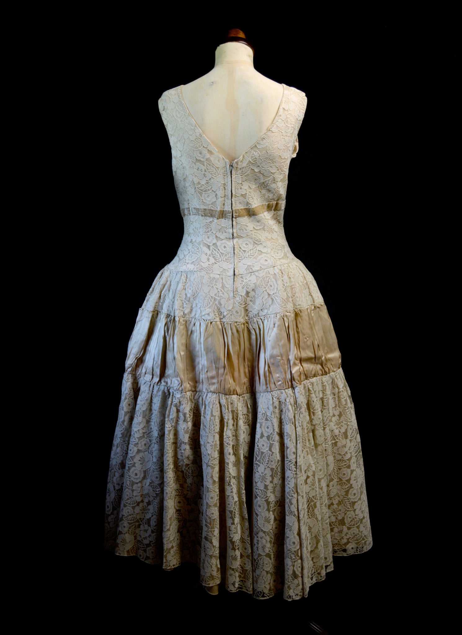Vintage 1950s Champagne Lace Dress