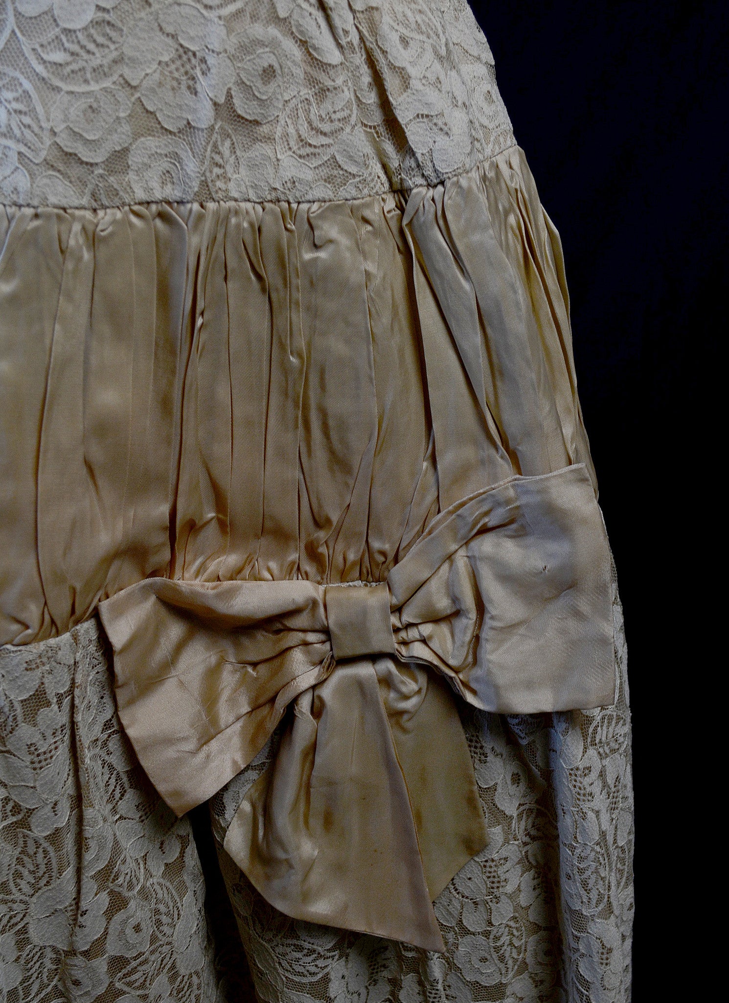 Vintage 1950s Champagne Lace Dress