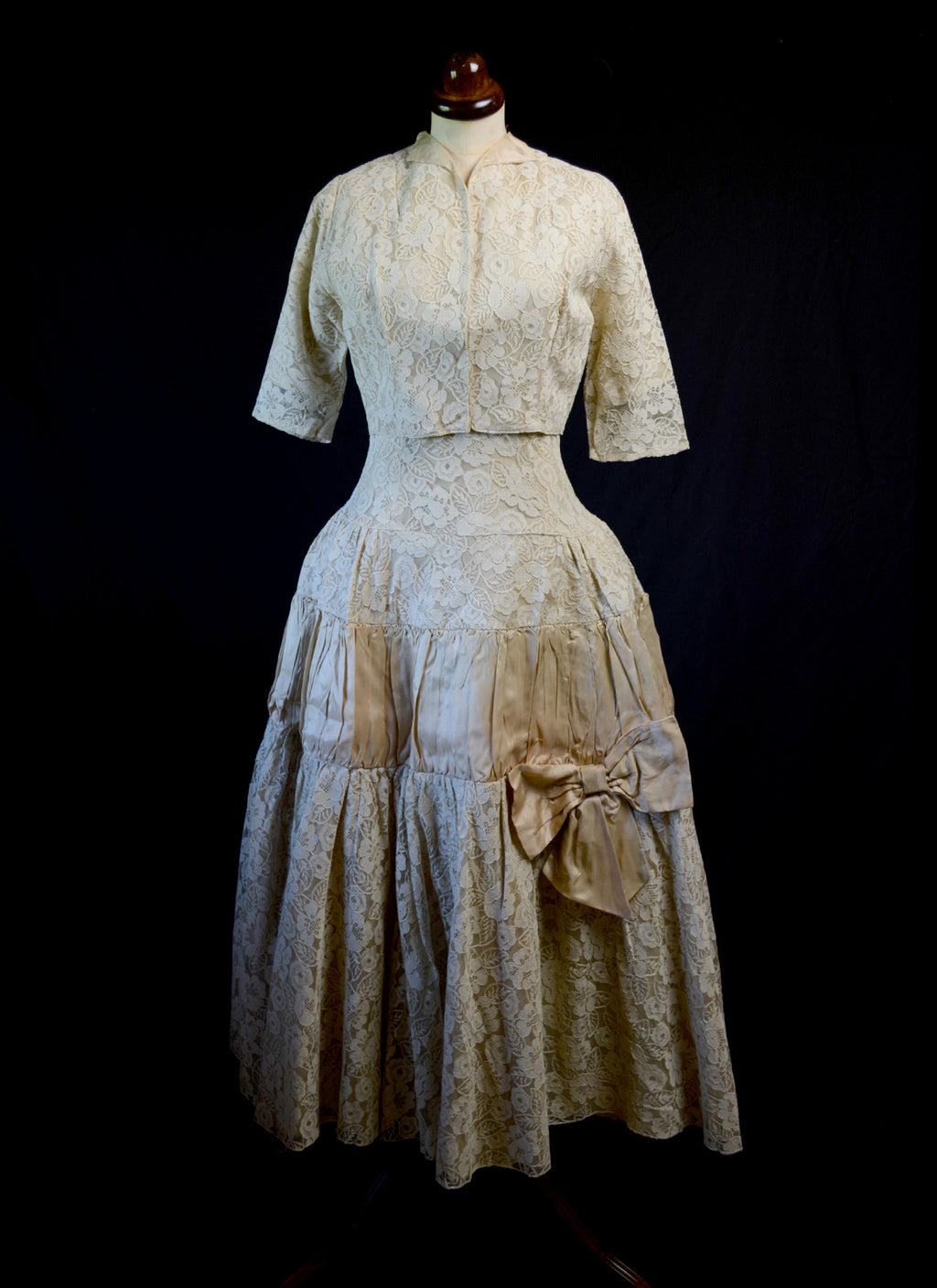 Vintage 1950s Champagne Lace Dress