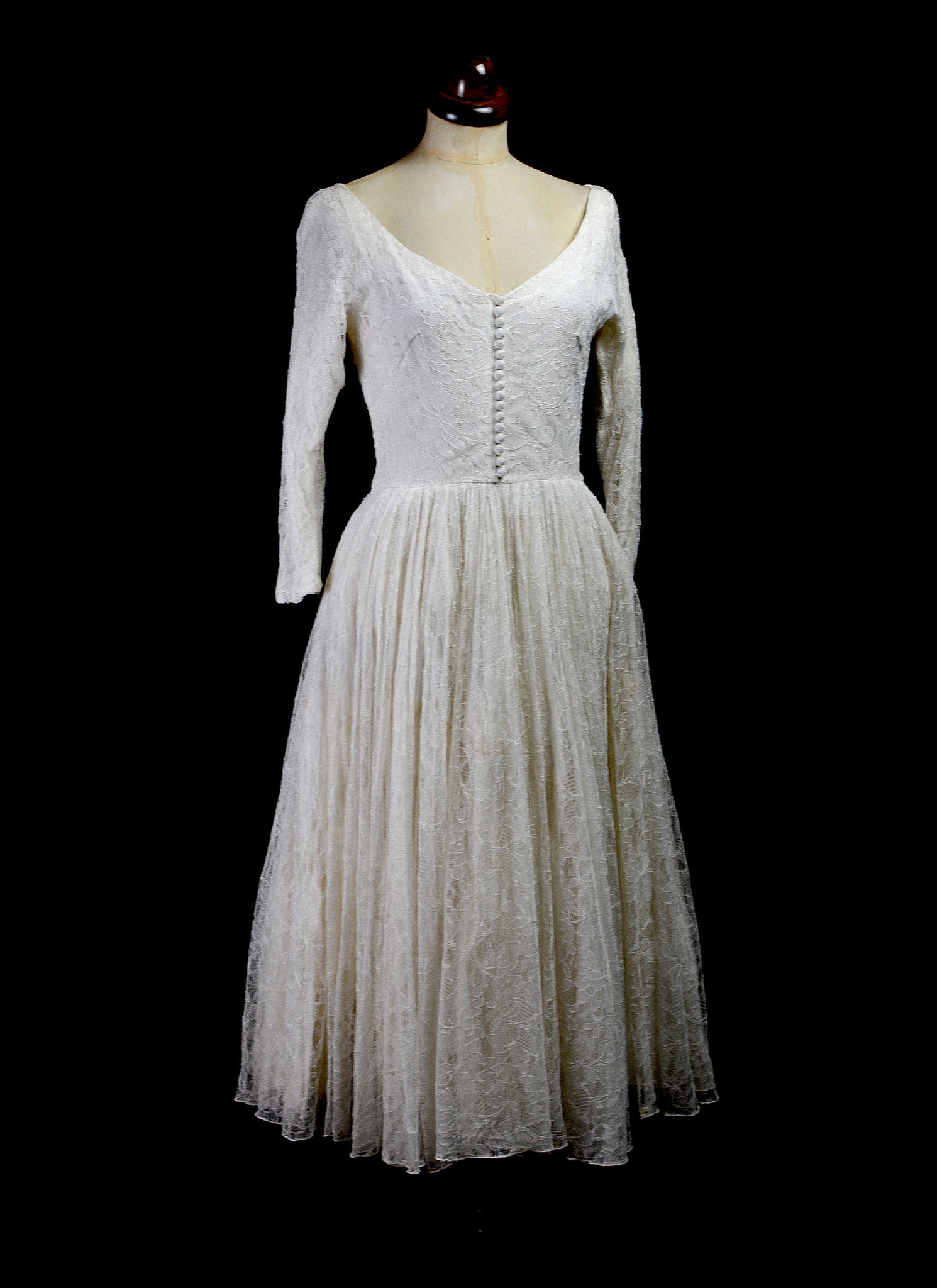 Vintage 1950s Chantilly Lace Wedding Dress