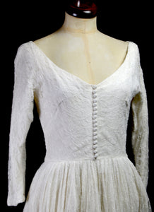 Vintage 1950s Chantilly Lace Wedding Dress