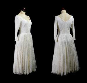 Vintage 1950s Chantilly Lace Wedding Dress
