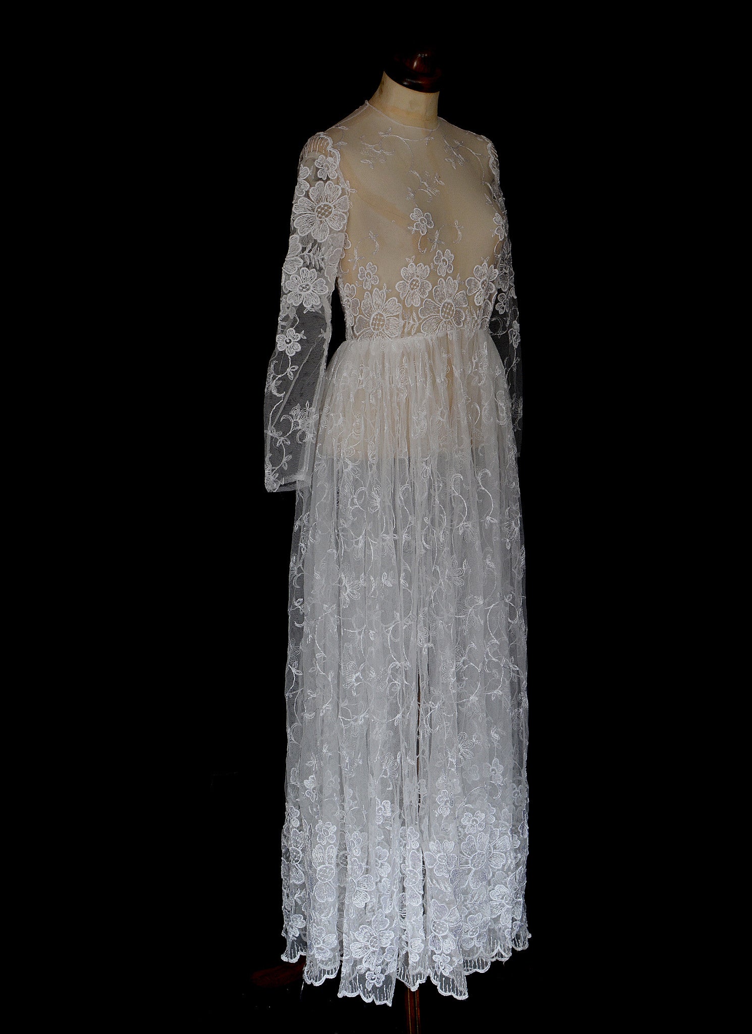 Vintage Lace Wedding Dress