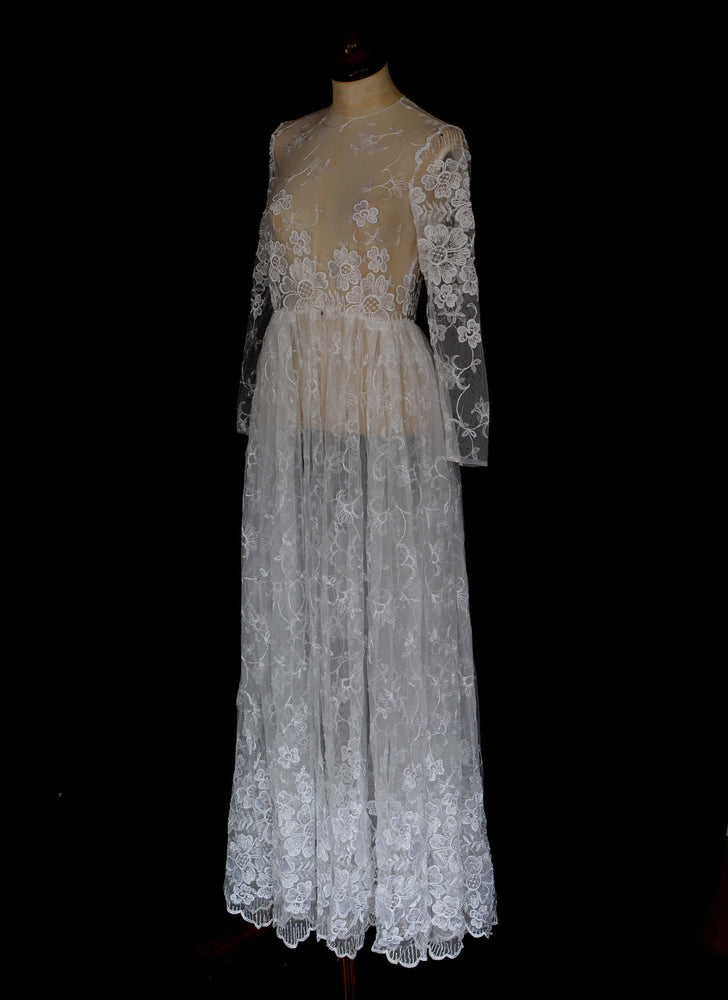 Vintage Lace Wedding Dress