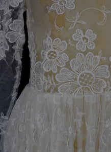 Vintage Lace Wedding Dress