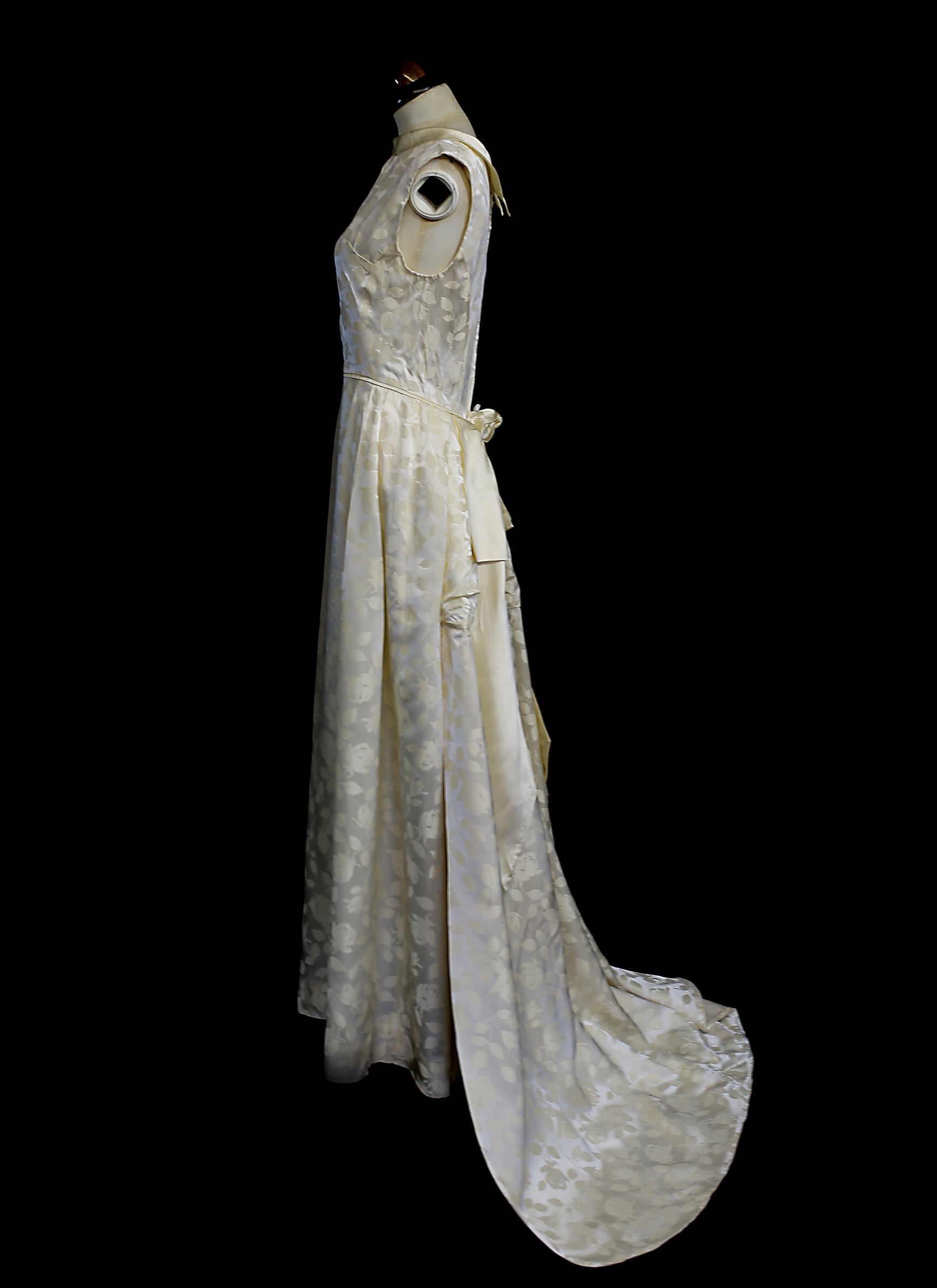 Vintage 1950s Damask Ivory Wedding Dress